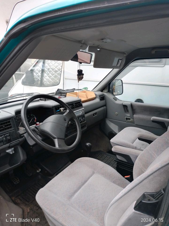 VW T4 Multivan 2.4 77 к. с. кондиціонер кемпер будинок - Фото 7