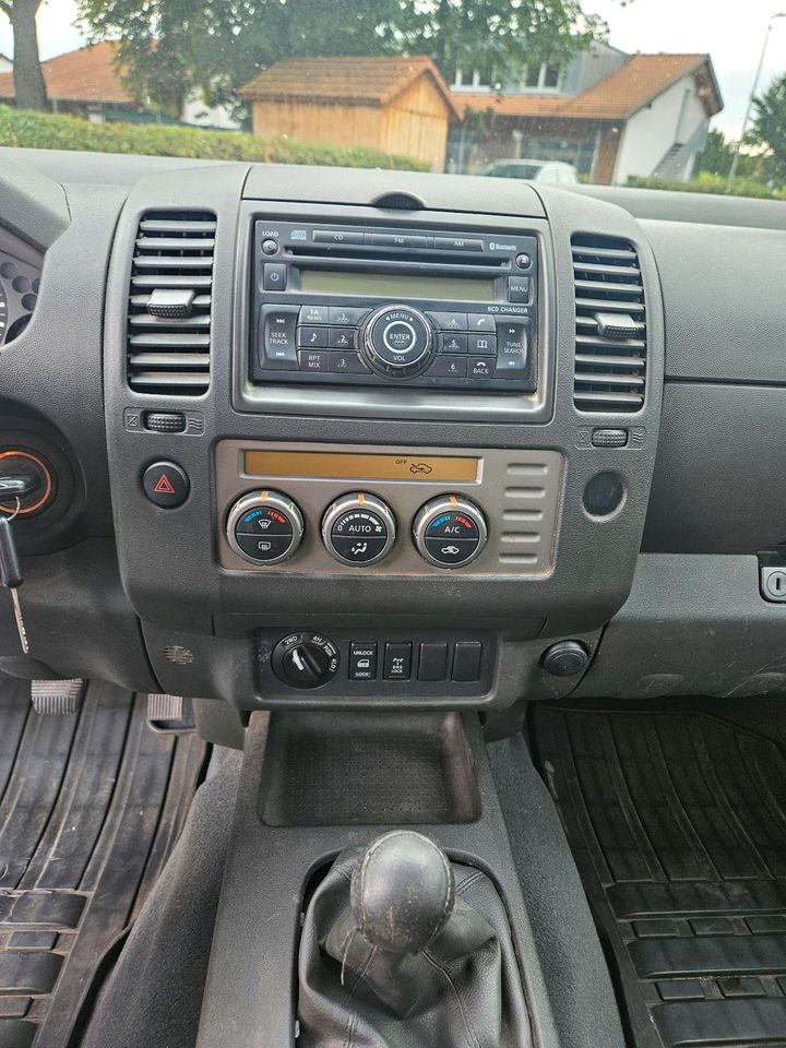 Nissan Navara 4x4 пробіг: 198000 рік: Januar 2009 Diesel потужність:171 PS Juli 2026 ціна: 6800 - Фото 8