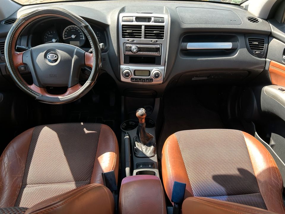 Kia Sportage 2.0 crdi 4x4 пробіг: 224000 рік:2006 потужність:112 PS ціна: 3290 - Фото 4