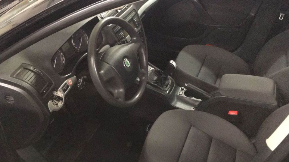 Skoda Octavia Combi 1.9 TDI PD 4x4 пробіг: 234000 рік:2005 потужність:105 PS ціна: 2500 - Фото 3