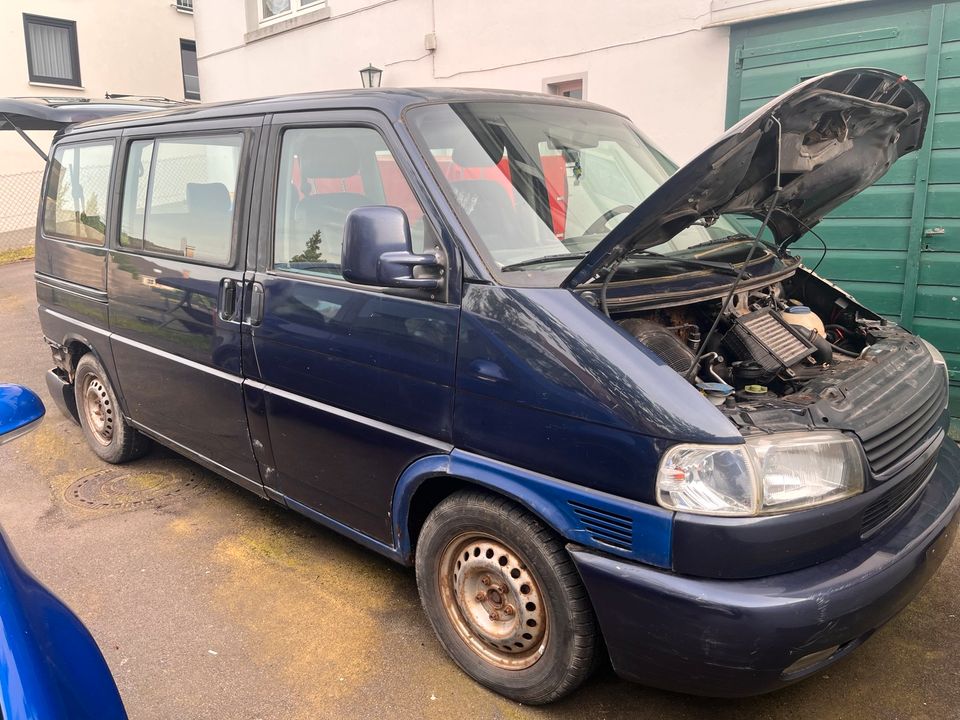 Vw t4 2.5l tdi multivan T4 пробіг: 388500 рік: August 1996 Diesel потужність:102 PS ціна: 3000 - Фото 1
