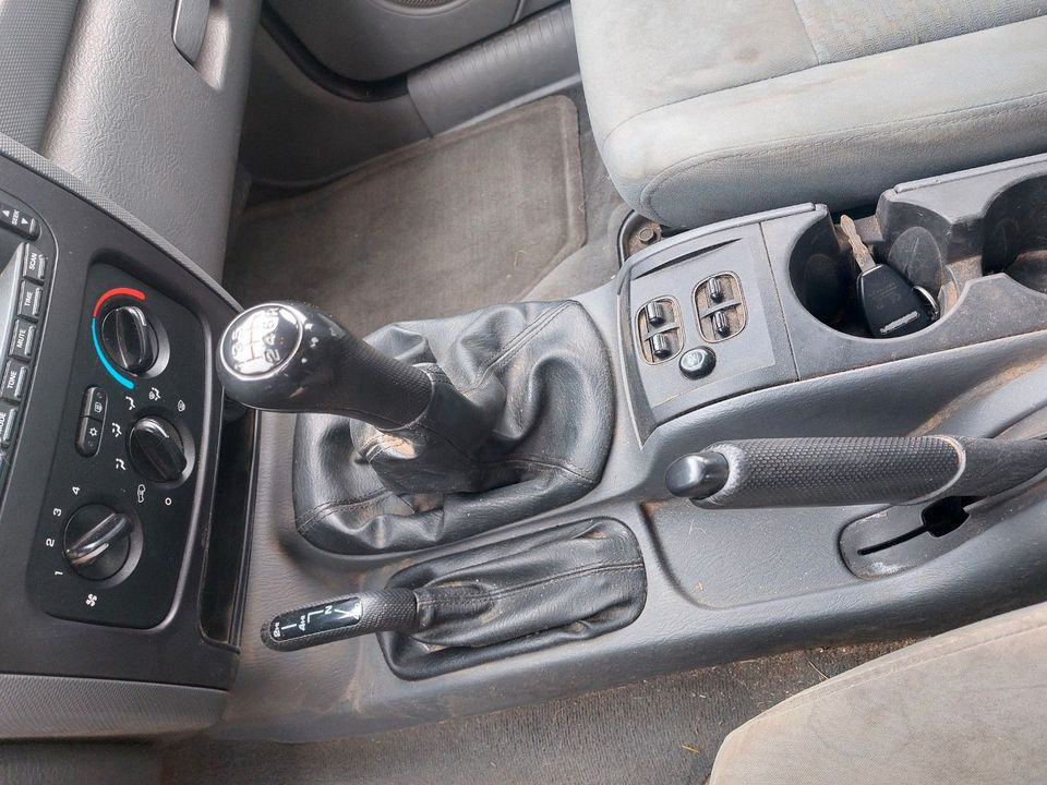 Jeep Cherokee Renegade 2.8 CRD4x4 пробіг: 258000 рік: September 2006 Diesel потужність:163 PS коробка: Manuell ціна: 3299 - Фото 5