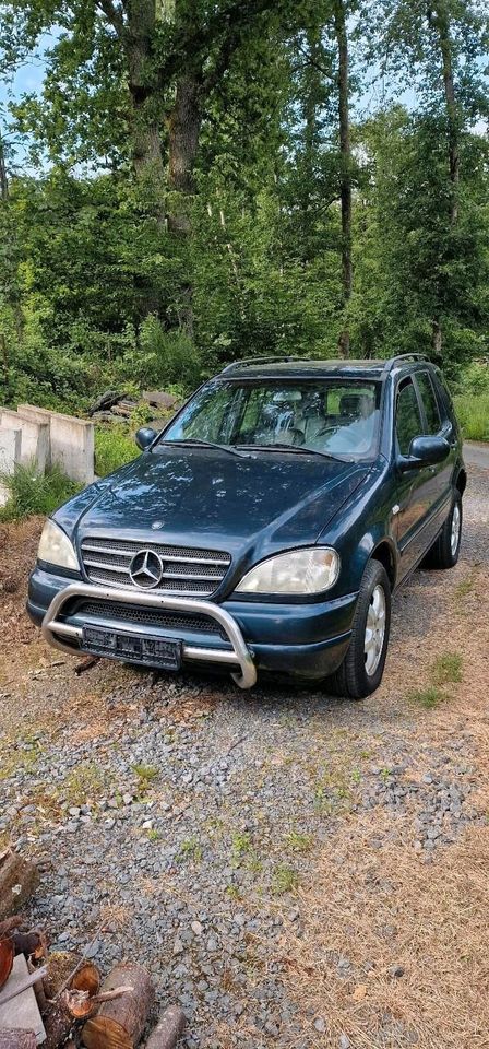 Mercedes-Benz ML 270 CDi 4x4  пробіг: 327852 рік:2000 потужність:164 PS ціна: 2000 - Фото 2