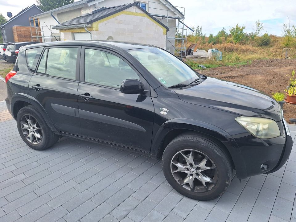 Toyota RAV 4 2.2 4x4 пробіг: 276854 рік:2006 потужність:177 PS ціна: 2500 - Фото 7