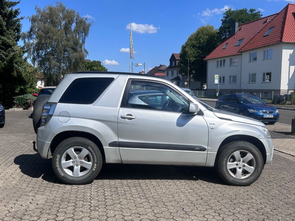 Suzuki Grand Vitara 1.9 4X4 пробіг: 221000 рік:2007 потужність:129 PS ціна: 2250 - Фото 3