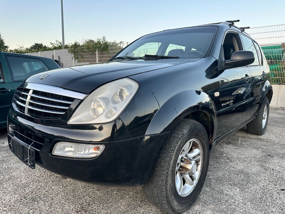 Ssangyong Rexton 2,7 Cdi 4x4 пробіг: 368000 рік:2005 потужність:165 PS ціна: 1999 - Фото 1