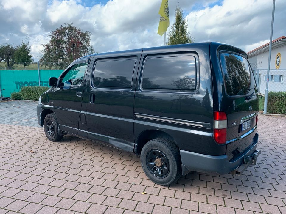 Toyota Hiace Allrad 4x4  пробіг: 371000 рік: Oktober 2007 потужність:117 PS коробка: Manuell ціна: 5800 - Фото 6