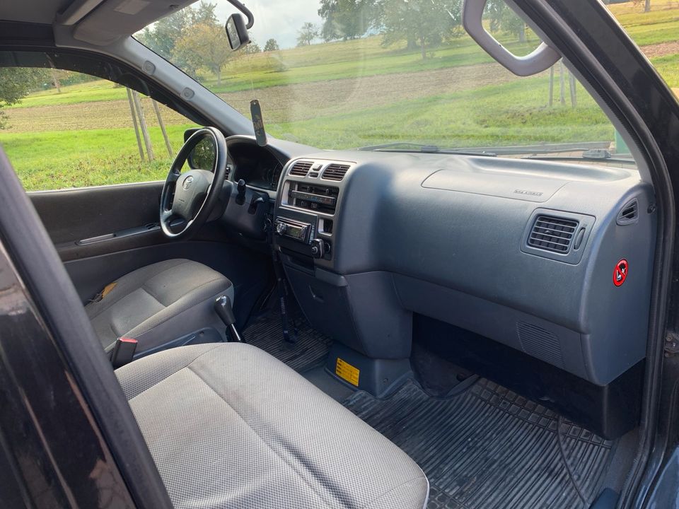 Toyota Hiace Allrad 4x4  пробіг: 371000 рік: Oktober 2007 потужність:117 PS коробка: Manuell ціна: 5800 - Фото 8