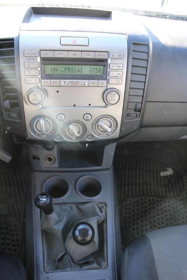 Повнопривідний позашляховик для війстькових Ford Ranger 2.5 TD Doka 4X4/Klima/Hardtop пробіг: 286000 рік: Juni 2008 Diesel потужність:143 PS ціна: 5400 - Фото 12