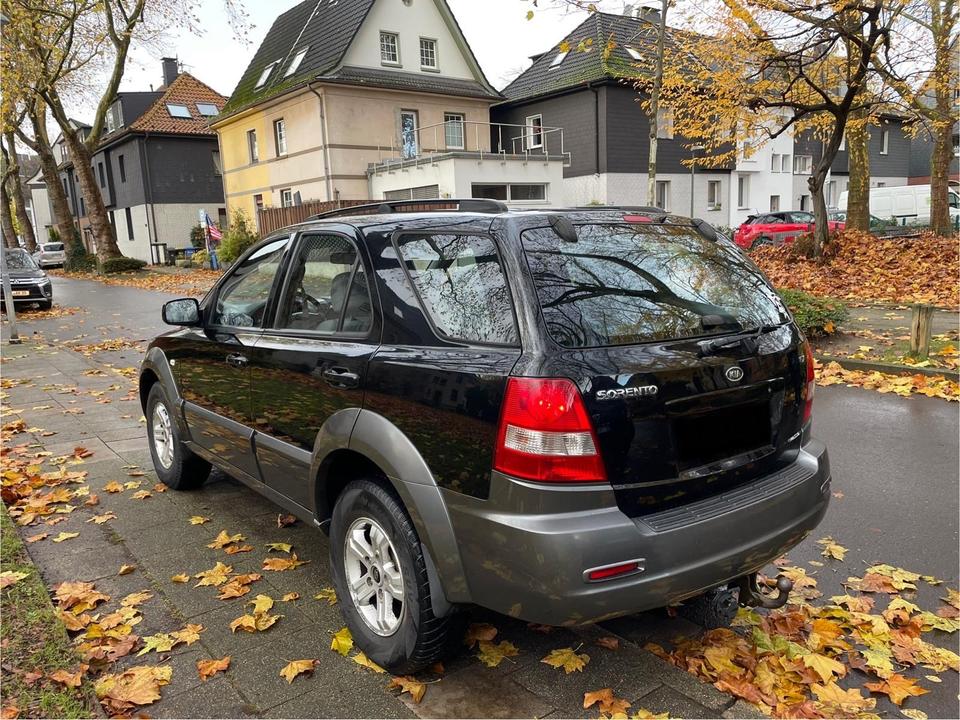 Придбати дешевий джип Kia Sorento 2.5 CRDI Allrad 4x4 пробіг: 229000 рік: November 2005 Diesel потужність:140 PS коробка: Manuell ціна: 2690 - Фото 3