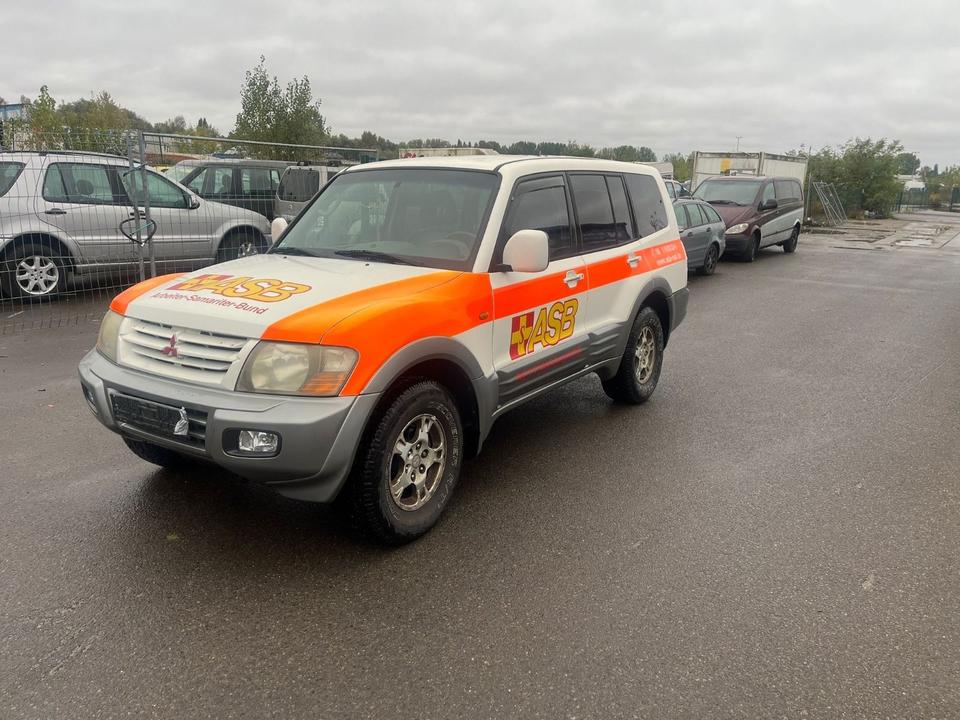 Mitsubishi Pajero 3,2 DI-D Avance 4X4  пробіг: 372000 рік: Dezember 2002 Diesel потужність:160 PS коробка: Manuell ціна: 4899 - Фото 0