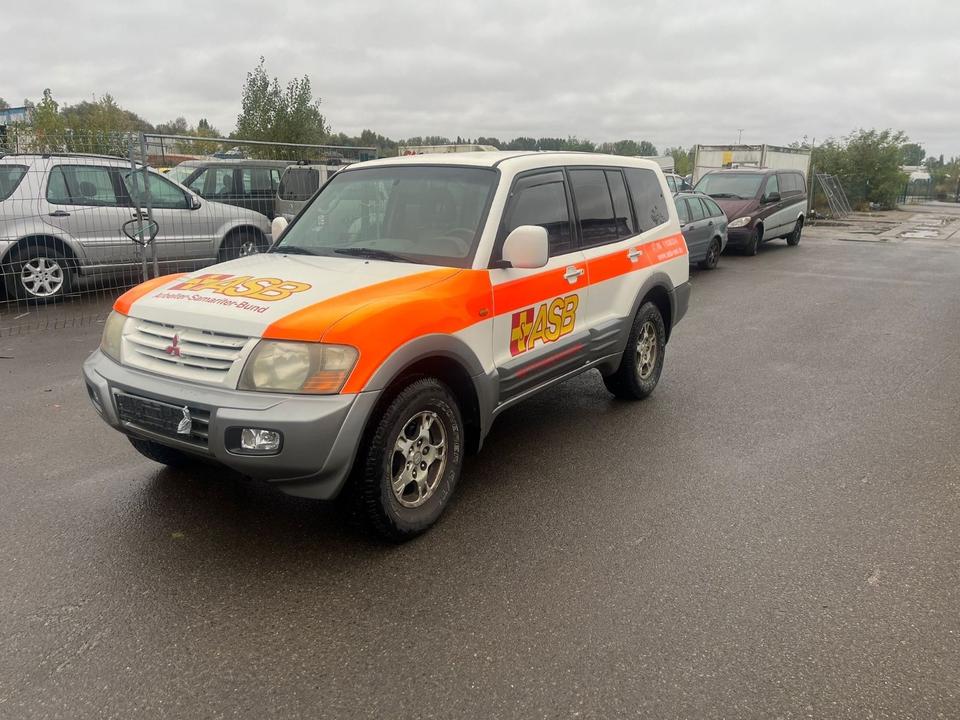 Mitsubishi Pajero 3,2 DI-D Avance 4X4  пробіг: 372000 рік: Dezember 2002 Diesel потужність:160 PS коробка: Manuell ціна: 4899 - Фото 11