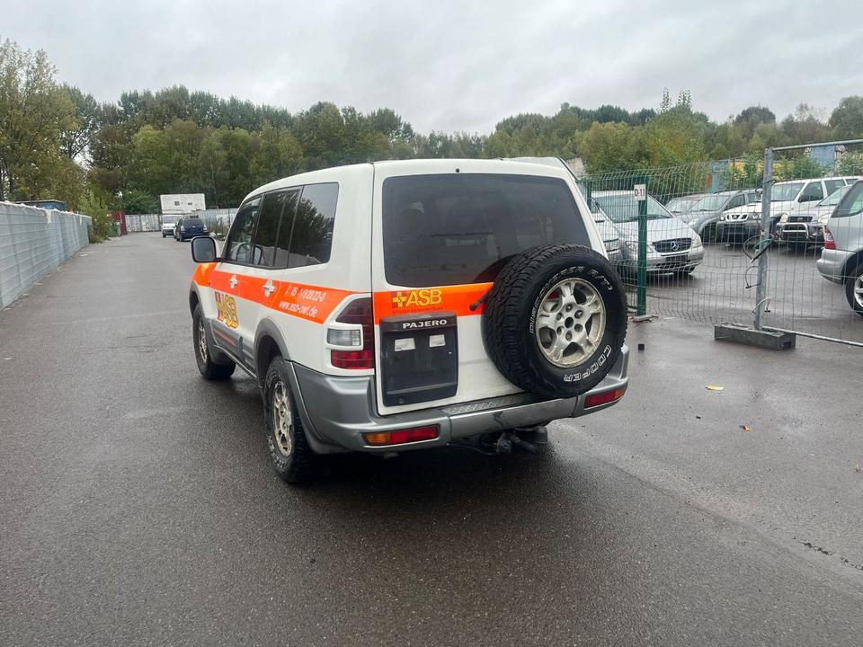 Mitsubishi Pajero 3,2 DI-D Avance 4X4  пробіг: 372000 рік: Dezember 2002 Diesel потужність:160 PS коробка: Manuell ціна: 4899 - Фото 12