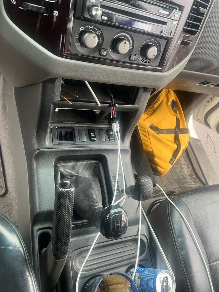 Mitsubishi Pajero 3,2 DI-D Avance 4X4  пробіг: 372000 рік: Dezember 2002 Diesel потужність:160 PS коробка: Manuell ціна: 4899 - Фото 13