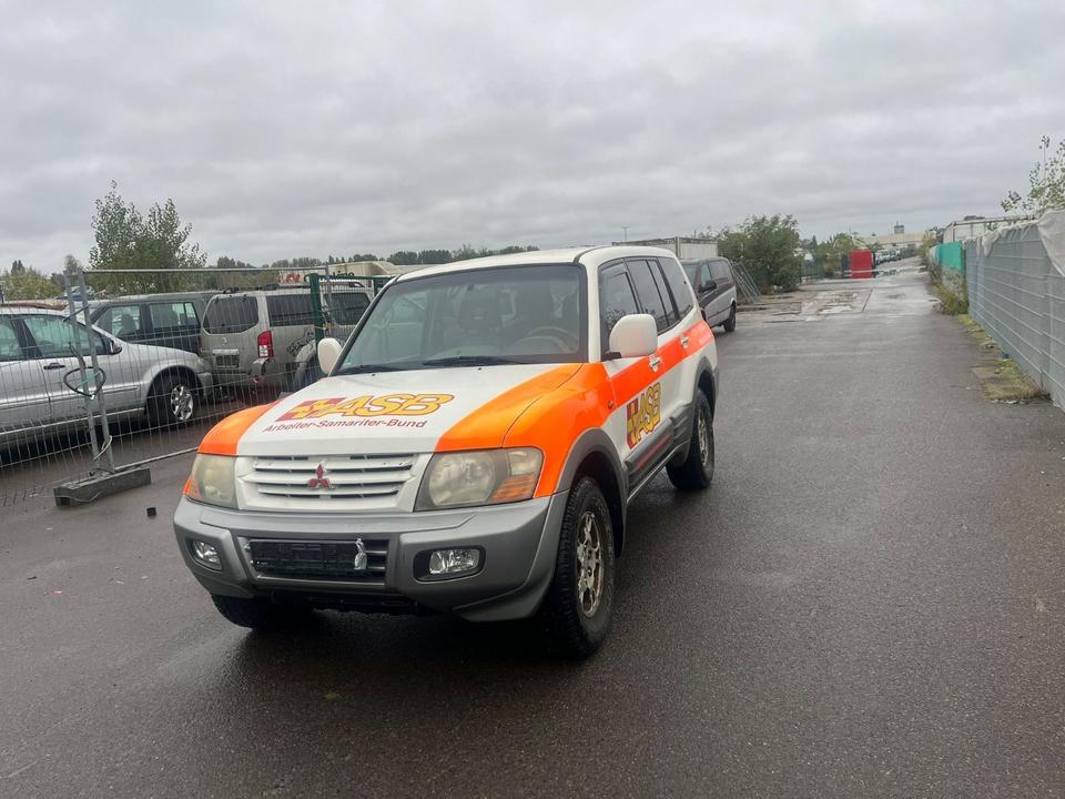 Mitsubishi Pajero 3,2 DI-D Avance 4X4  пробіг: 372000 рік: Dezember 2002 Diesel потужність:160 PS коробка: Manuell ціна: 4899 - Фото 2