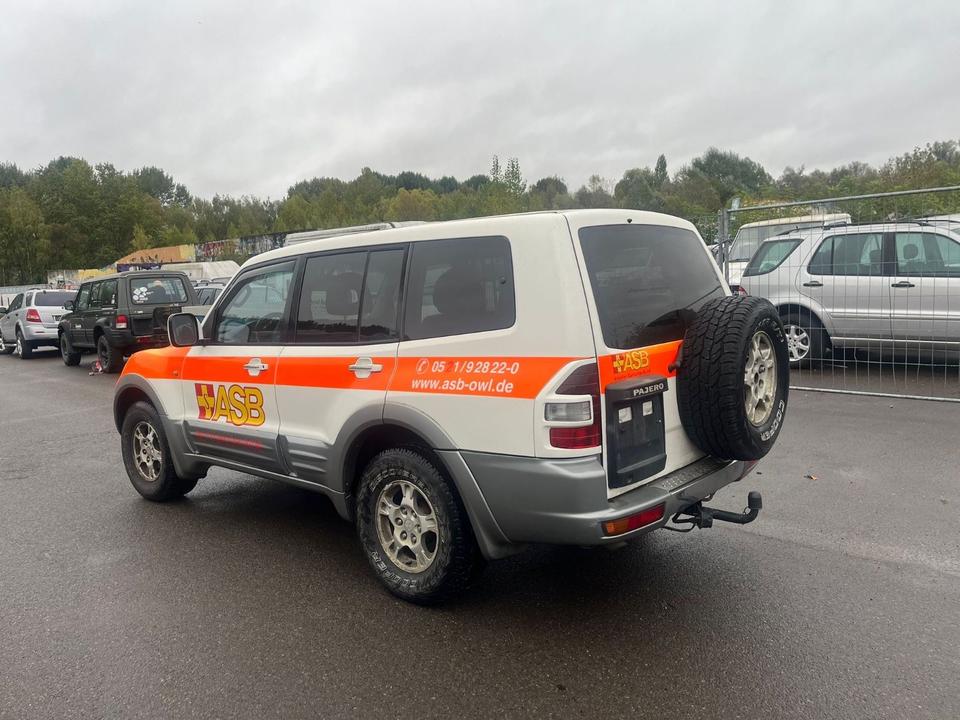 Mitsubishi Pajero 3,2 DI-D Avance 4X4  пробіг: 372000 рік: Dezember 2002 Diesel потужність:160 PS коробка: Manuell ціна: 4899 - Фото 4