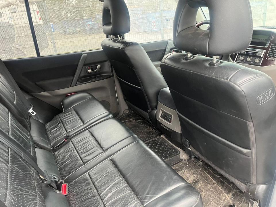 Mitsubishi Pajero 3,2 DI-D Avance 4X4  пробіг: 372000 рік: Dezember 2002 Diesel потужність:160 PS коробка: Manuell ціна: 4899 - Фото 9