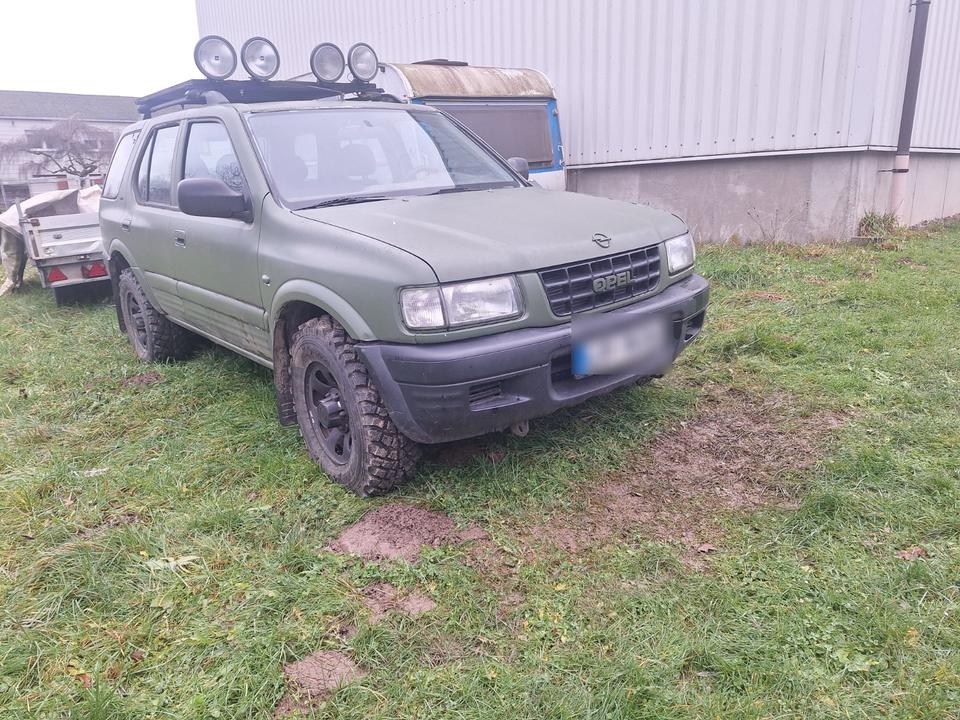 0pel Frontera 2.2 Diesel 4x4 пробіг: 170000 рік: Mai 2006 Diesel коробка: Manuell ціна: 1600 - Фото 1