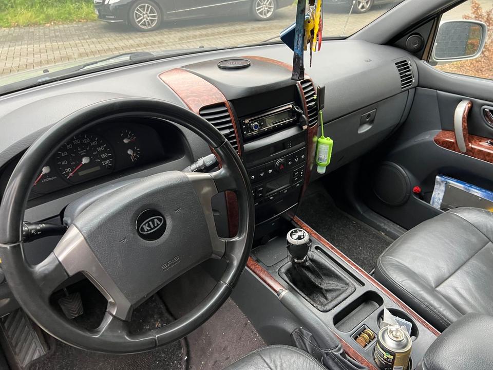 Купити дешевий джип Kia Sorento 2.5 CRDi EX EX пробіг: 325000 рік: Juni 2003 Diesel потужність:140 PS коробка: Manuell ціна: 1999 - Фото 3