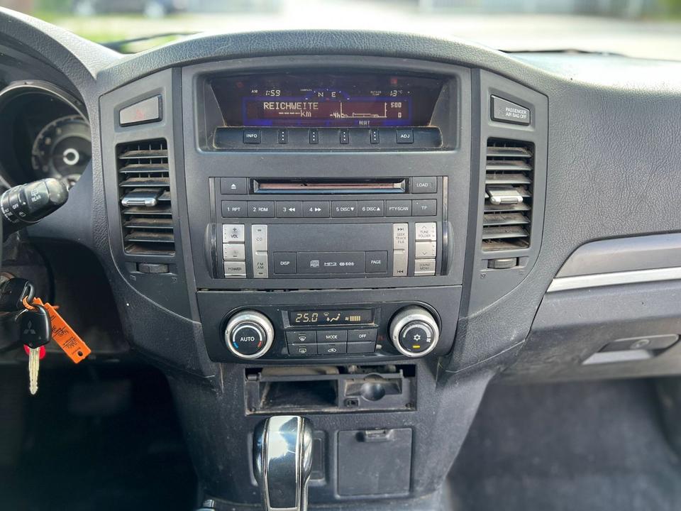 Mitsubishi Pajero 3.2 DI-D пробіг: 240000 Pajero Diesel потужність:170 PS коробка: Automatik ціна: 4990 - Фото 11
