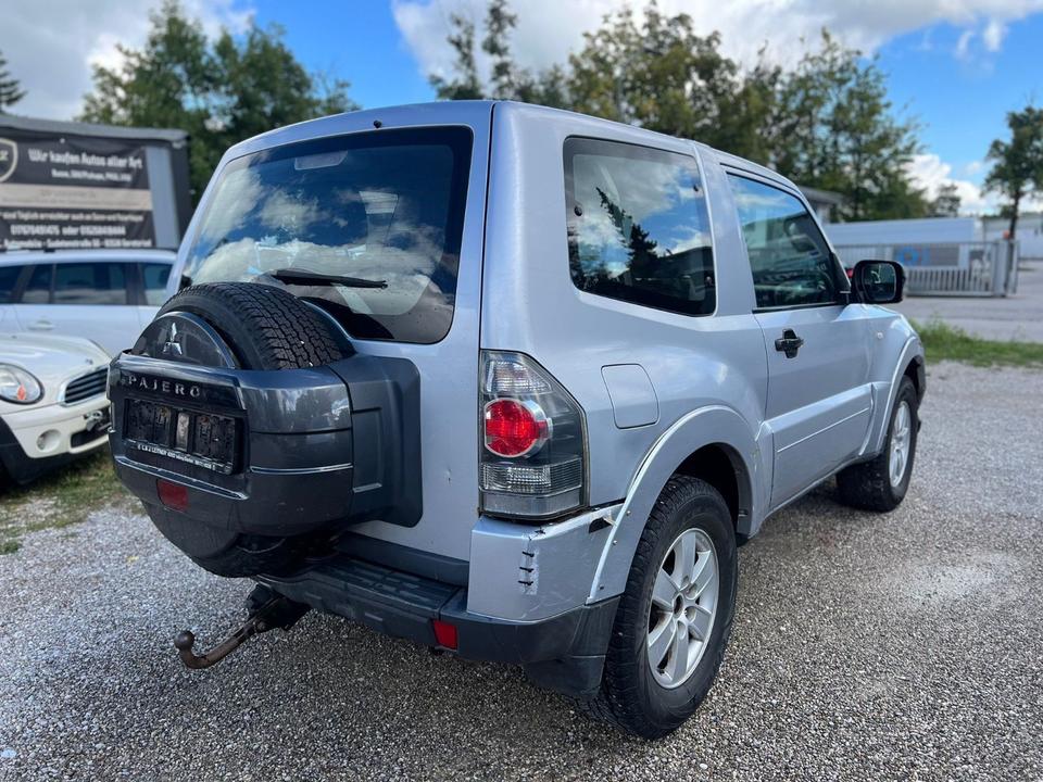 Mitsubishi Pajero 3.2 DI-D пробіг: 240000 Pajero Diesel потужність:170 PS коробка: Automatik ціна: 4990 - Фото 3