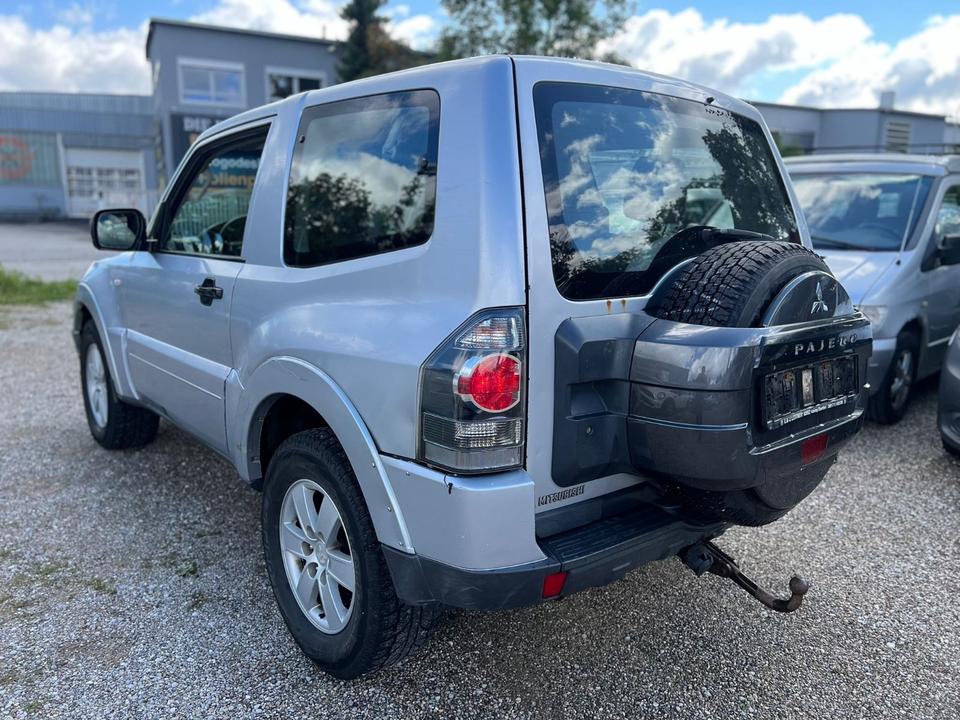 Mitsubishi Pajero 3.2 DI-D пробіг: 240000 Pajero Diesel потужність:170 PS коробка: Automatik ціна: 4990 - Фото 4