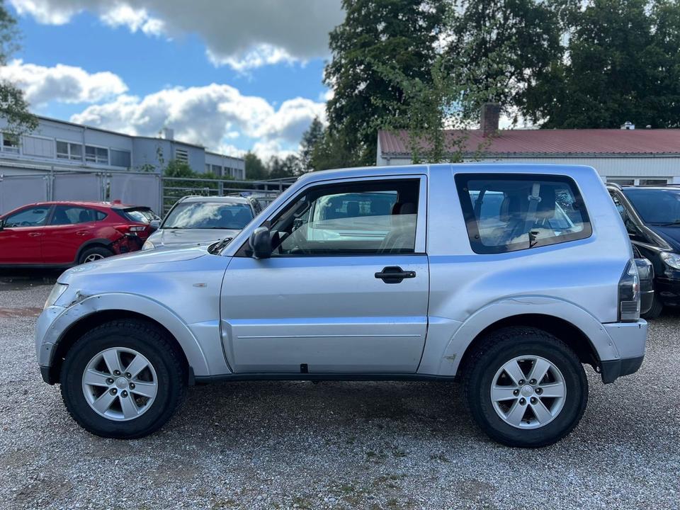 Mitsubishi Pajero 3.2 DI-D пробіг: 240000 Pajero Diesel потужність:170 PS коробка: Automatik ціна: 4990 - Фото 5