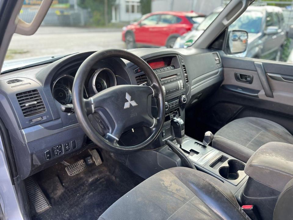 Mitsubishi Pajero 3.2 DI-D пробіг: 240000 Pajero Diesel потужність:170 PS коробка: Automatik ціна: 4990 - Фото 6