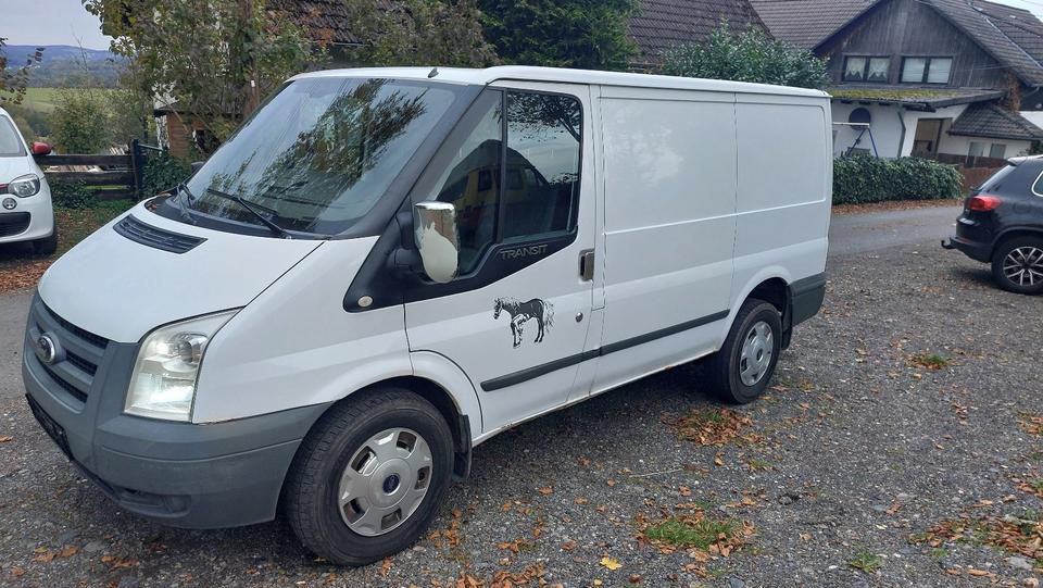 Ford Transit 2.4l Diesel AWD 4x4 140PS пробіг: 245600 рік: Mai 2010 Diesel потужність:140 PS коробка: Manuell ціна: 4900 - Фото 0