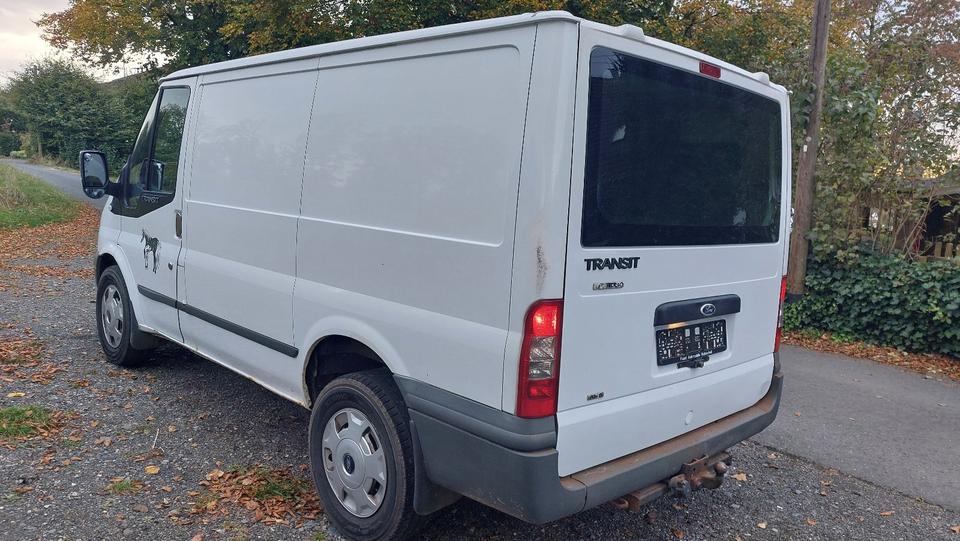 Ford Transit 2.4l Diesel AWD 4x4 140PS пробіг: 245600 рік: Mai 2010 Diesel потужність:140 PS коробка: Manuell ціна: 4900 - Фото 1