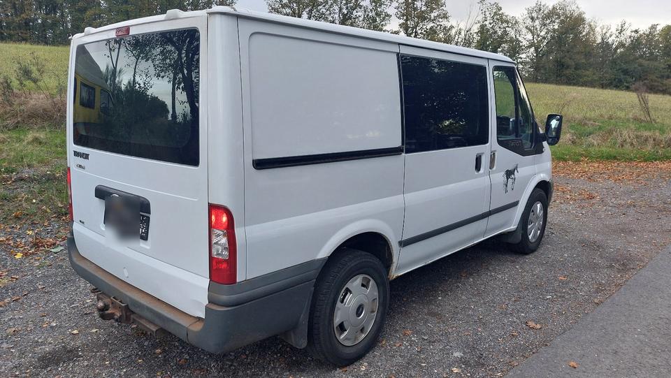 Ford Transit 2.4l Diesel AWD 4x4 140PS пробіг: 245600 рік: Mai 2010 Diesel потужність:140 PS коробка: Manuell ціна: 4900 - Фото 2