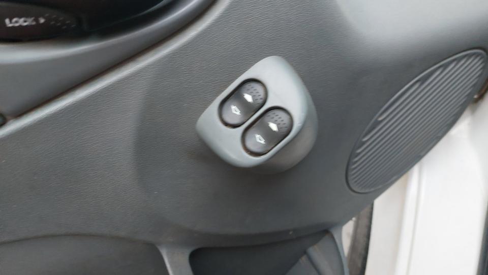 Ford Transit 2.4l Diesel AWD 4x4 140PS пробіг: 245600 рік: Mai 2010 Diesel потужність:140 PS коробка: Manuell ціна: 4900 - Фото 7
