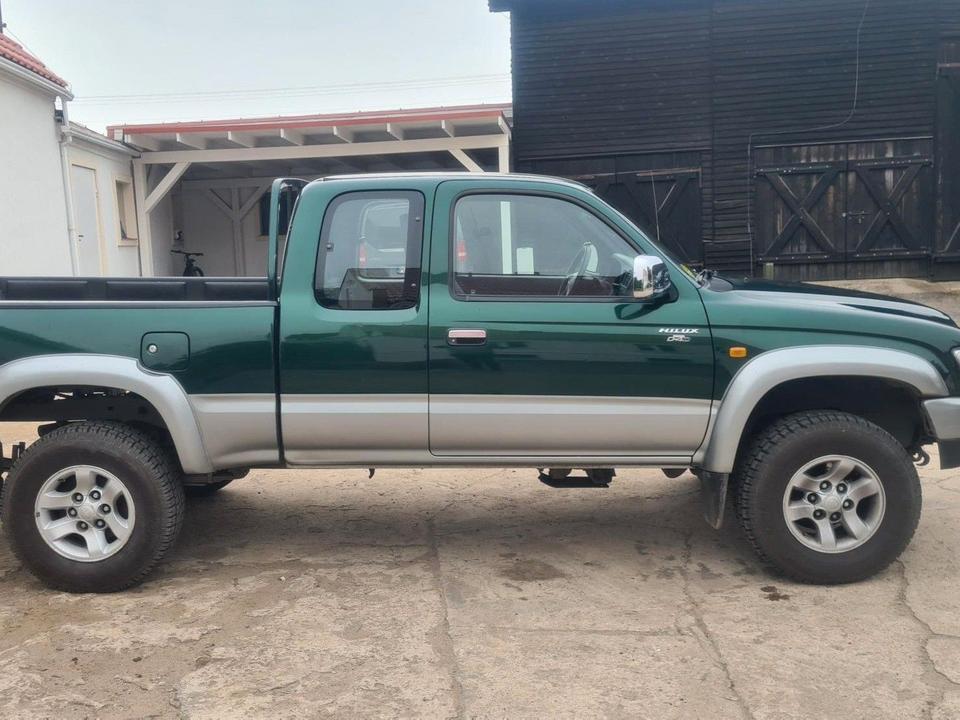 Придбати дешевий надійни джип Toyota Hilux 2.5 D 4x4 пробіг: 181400 рік: Oktober 2002 Diesel потужність:102 PS коробка: Manuell ціна: 4950 - Фото 3