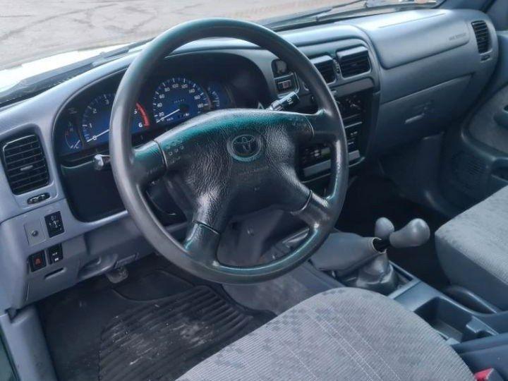 Придбати дешевий надійни джип Toyota Hilux 2.5 D 4x4 пробіг: 181400 рік: Oktober 2002 Diesel потужність:102 PS коробка: Manuell ціна: 4950 - Фото 5