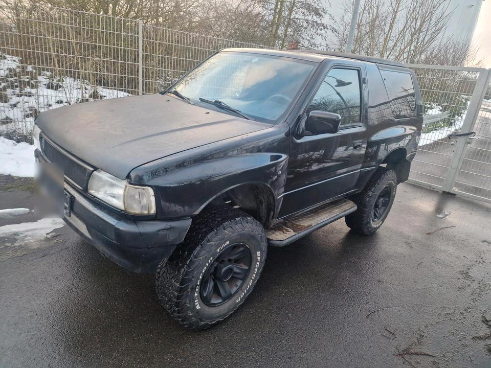 Купити дешевий джип Opel Frontera 4x4  пробіг: 199000 рік: April 1997 Diesel потужність:116 PS коробка: Manuell ціна: 4650 - Фото 0