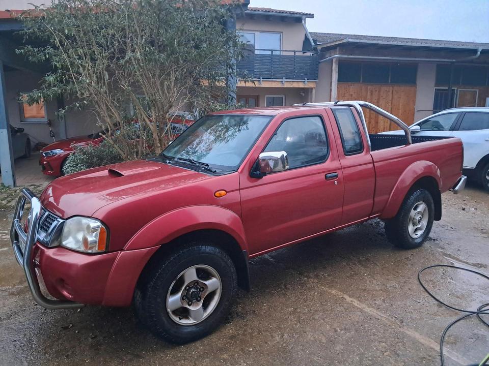 Дешевий джип Nissan Navara Pickup 4x4 пробіг: 255000 рік: Mai 2003 Diesel потужність:133 PS коробка: Manuell ціна: 4900 - Фото 1