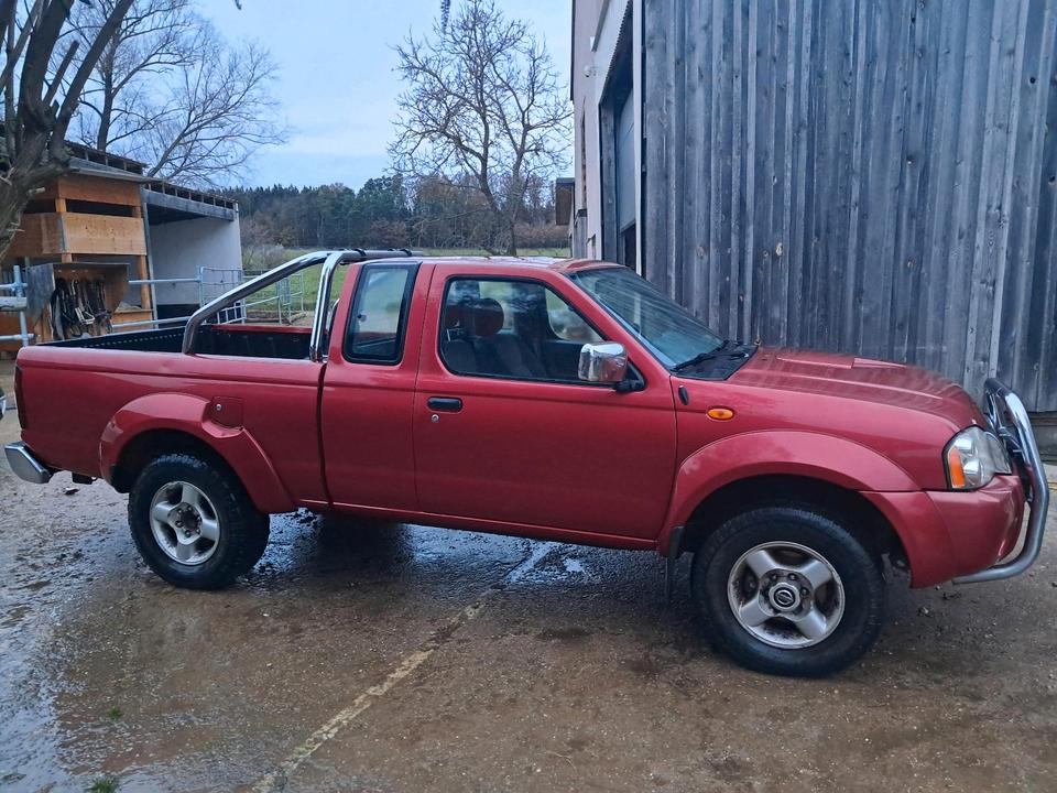 Дешевий джип Nissan Navara Pickup 4x4 пробіг: 255000 рік: Mai 2003 Diesel потужність:133 PS коробка: Manuell ціна: 4900 - Фото 4