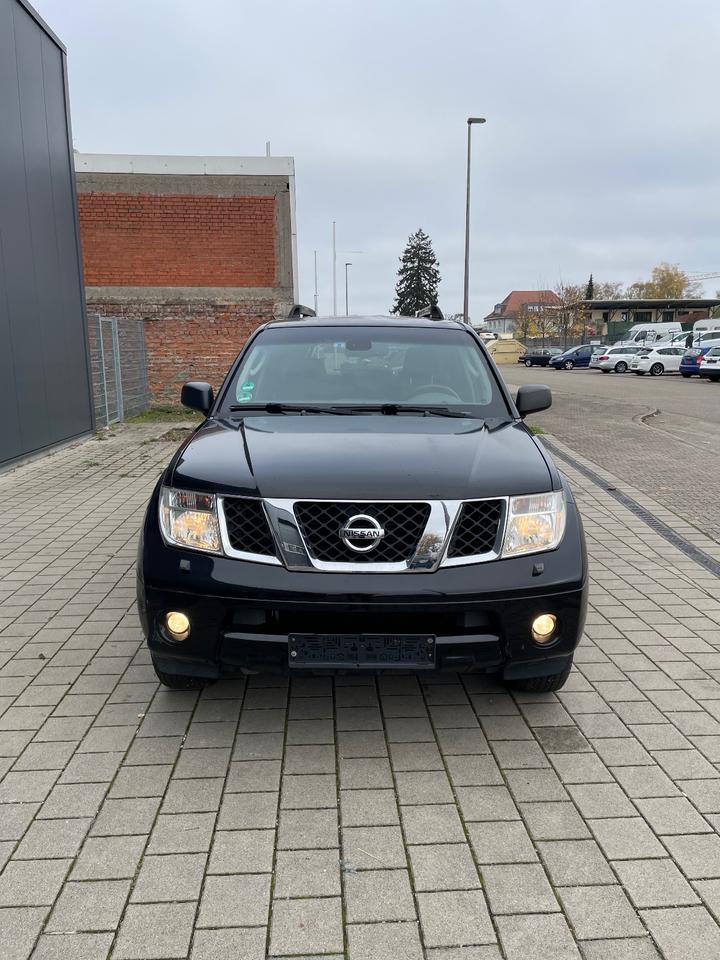 Nissan Pathfinder 2.5 dCi 4x4 Allrad  пробіг: 266000 рік: Mai 2007 Diesel потужність:171 PS коробка: Manuell ціна: 5990 - Фото 0
