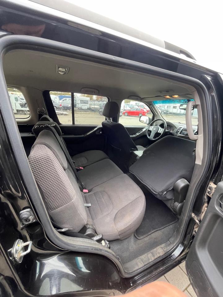 Nissan Pathfinder 2.5 dCi 4x4 Allrad  пробіг: 266000 рік: Mai 2007 Diesel потужність:171 PS коробка: Manuell ціна: 5990 - Фото 12