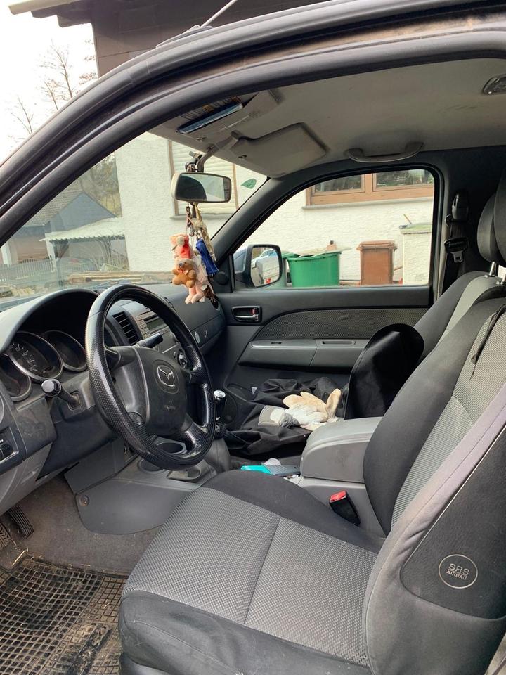 Чудовий джип Mazda BT 50 XLT 2,5 Pickup Hardtop пробіг: 192000 рік: Februar 2007 Diesel потужність:143 PS ціна: 5200 - Фото 5