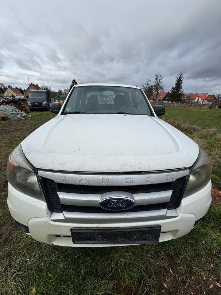 Ford Ranger XL Doppelkabine 4X4 пробіг: 316000 рік: März 2011 Diesel потужність:143 PS коробка: Manuell Weiß - Фото 2