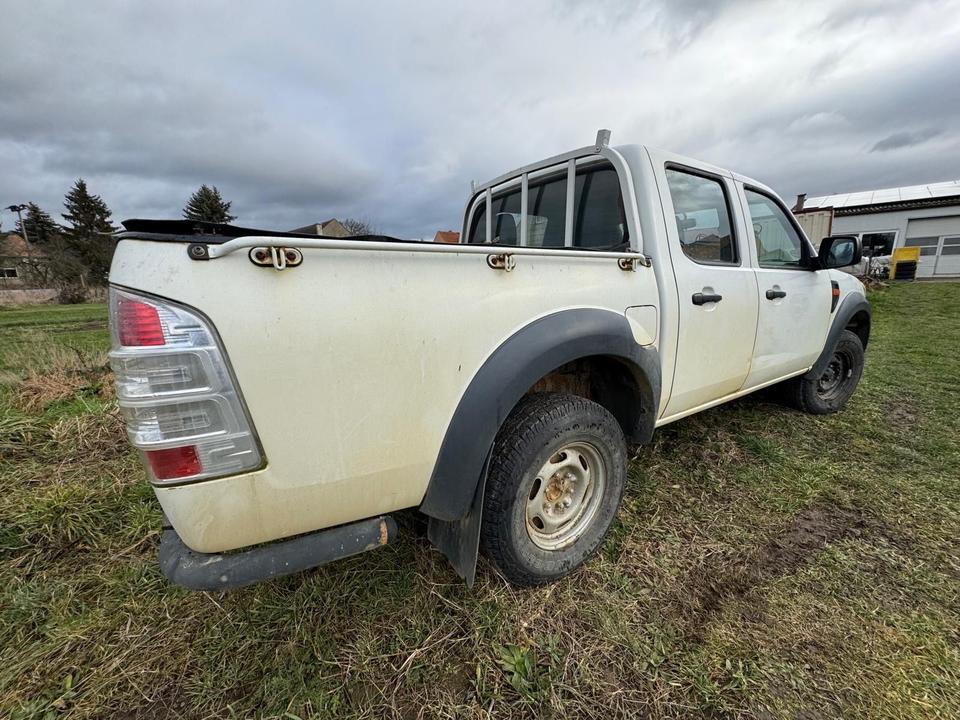 Ford Ranger XL Doppelkabine 4X4 пробіг: 316000 рік: März 2011 Diesel потужність:143 PS коробка: Manuell Weiß - Фото 3