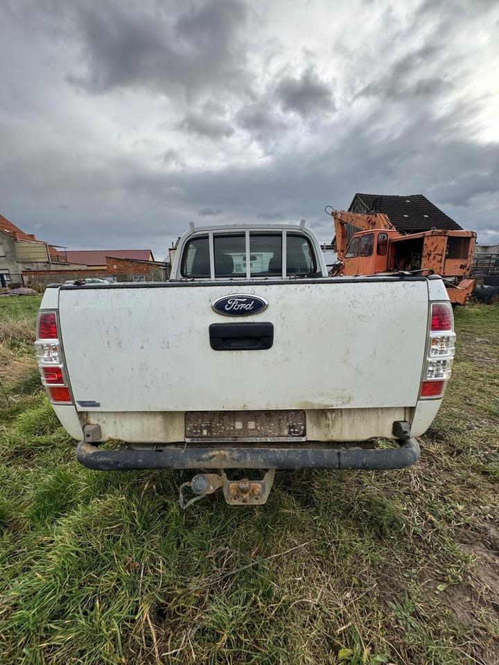 Ford Ranger XL Doppelkabine 4X4 пробіг: 316000 рік: März 2011 Diesel потужність:143 PS коробка: Manuell Weiß - Фото 5