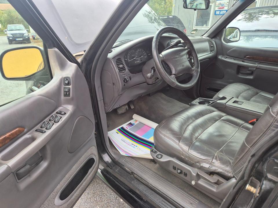 Ford Explorer U2 4x4 Allrad Offroad  пробіг: 139000 рік: Mai 2001 Benzin потужність:204 PS коробка: Automatik ціна: 3999 - Фото 10