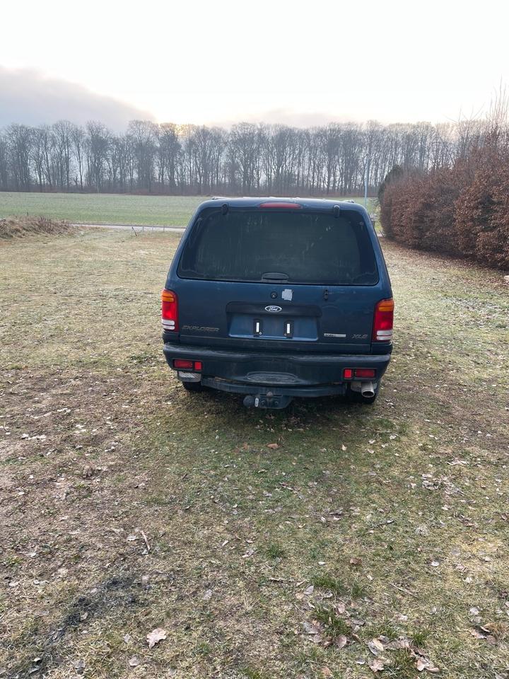 Ford Explorer V6, SUV, 4x4 пробіг: 85000 рік: Januar 2000 Benzin потужність:204 PS коробка: Automatik ціна: 3900 - Фото 1