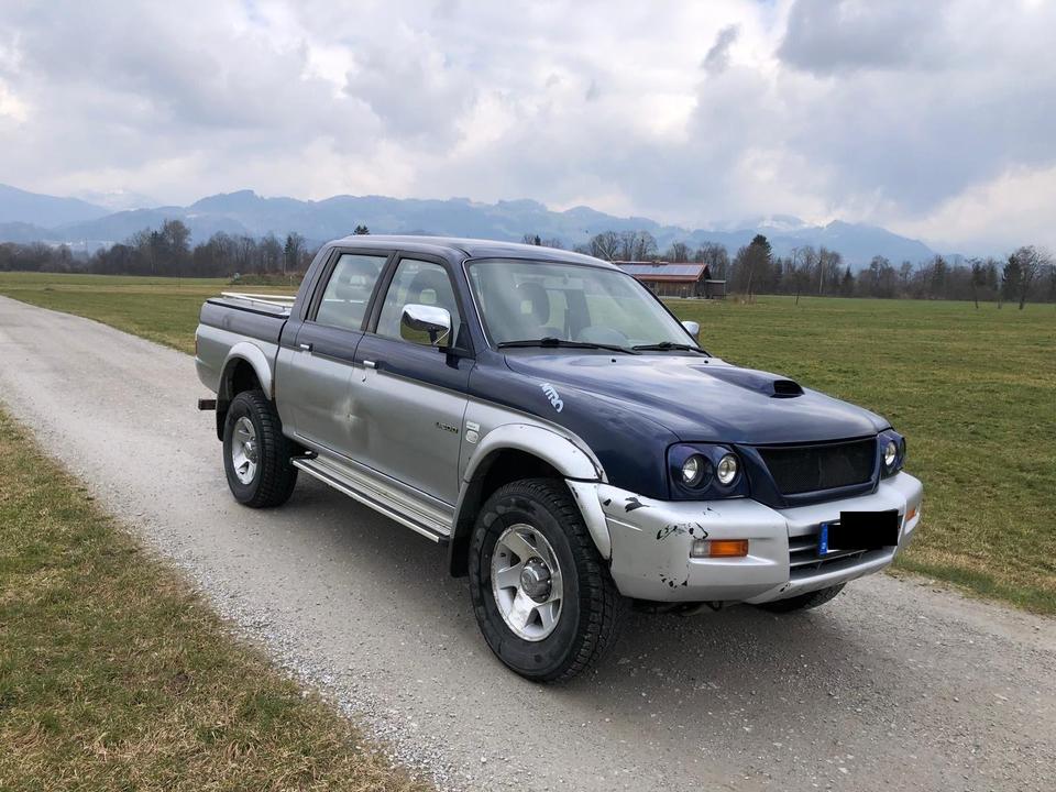 Надійний джип на фронт Mitsubishi L200 пробіг: 238450 рік: Dezember 2002 Diesel потужність:116 PS коробка: Manuell ціна: 6000 - Фото 1