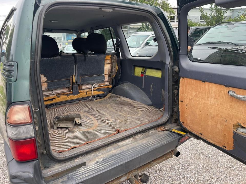 Придбати джип для ЗСУ Toyota Land Cruiser пробіг: 322000 рік: Juli 1998 Diesel потужність:125 PS коробка: Manuell ціна: 5900 - Фото 13