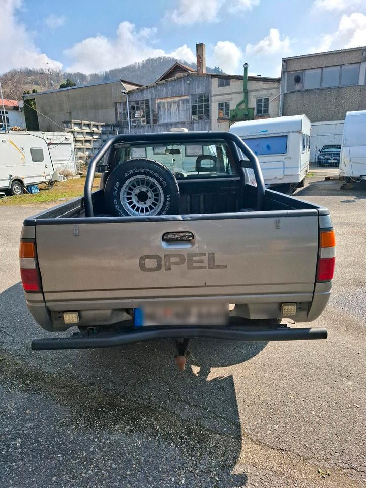 Надійни джип для війсткових Isuzu Opel Campo 3.1 Diesel Pickup 4x4 Sportscap пробіг: 254640 рік: Juli 1999 Diesel потужність:109 PS коробка: Manuell ціна: 4000 - Фото 3