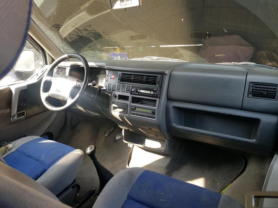 VW T4 2.5 TDI Multivan пробіг: 470000 рік: Januar 2000 Diesel потужність:151 PS коробка: Manuell ціна: 3999 - Фото 10
