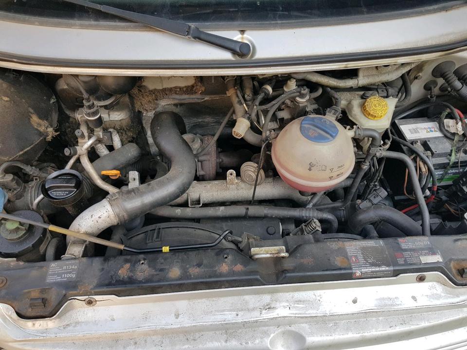 VW T4 2.5 TDI Multivan пробіг: 470000 рік: Januar 2000 Diesel потужність:151 PS коробка: Manuell ціна: 3999 - Фото 8